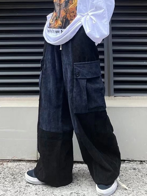 Pantalones cargo con bolsillo grande y empalme de pana para hombre